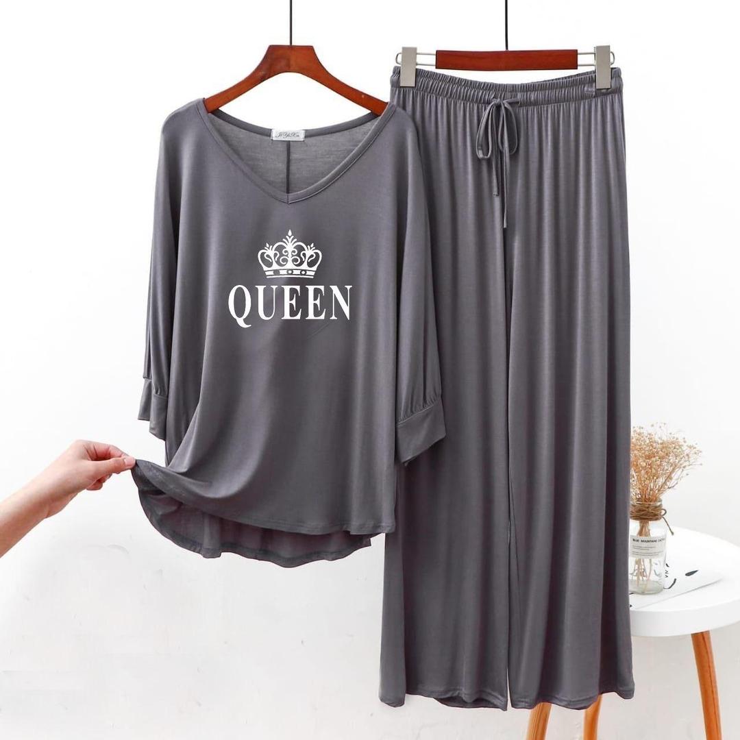 Queen Logo Sleep Wear Wear Suit For Girls